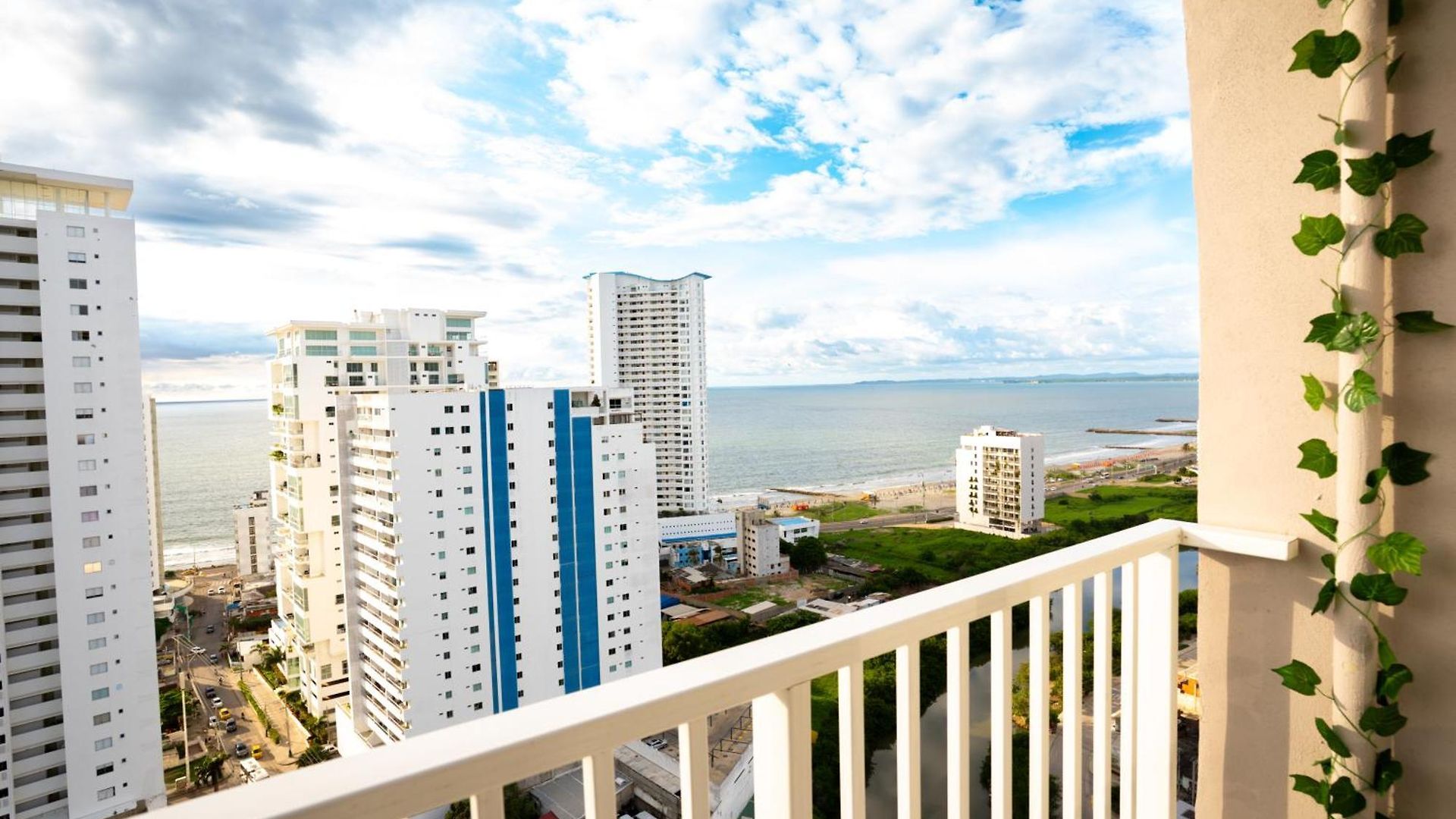 Apto Moderno, Vista Al Mar, 3hab Cerca De La Playa Apartamento *